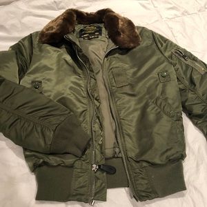 UO exclu alpha industries